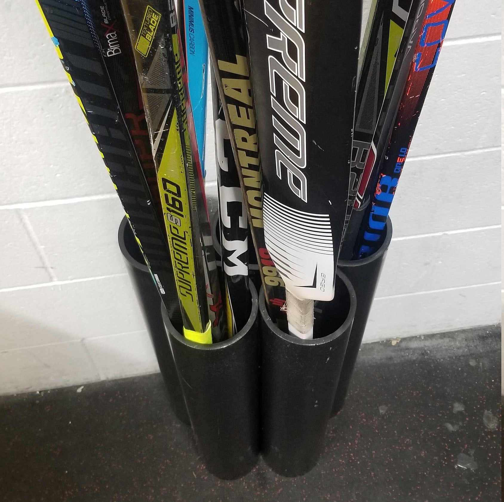 Stick Rack Binding Free-Standing Hockey Stick Rack - Holds 10-20 Sticks - Stickstow